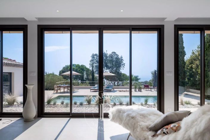 Image No.12-3 Bed House for sale