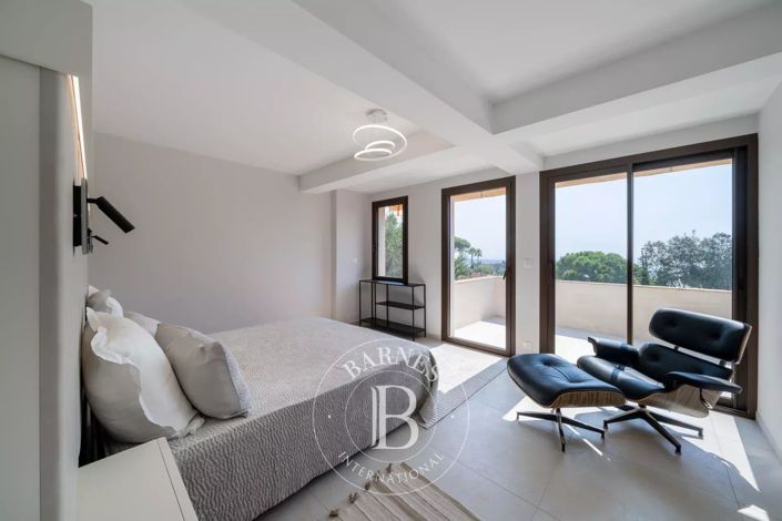 Image No.24-3 Bed House for sale