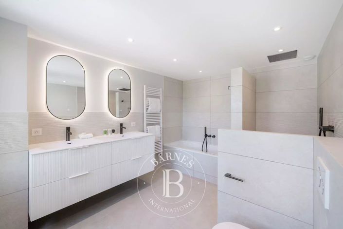 Image No.9-3 Bed House for sale