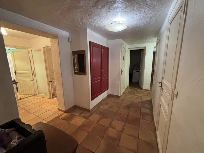 Image No.10-5 Bed House for sale