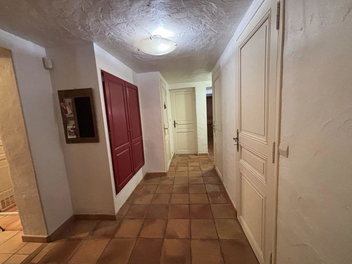 Image No.22-5 Bed House for sale