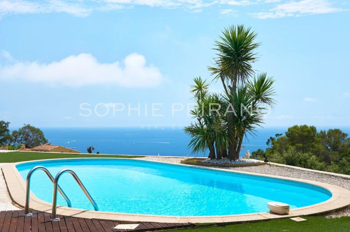 Image No.1-4 Bed House for sale