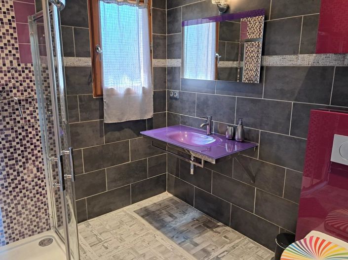 Image No.10-7 Bed House for sale