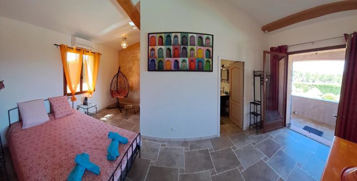 Image No.7-7 Bed House for sale