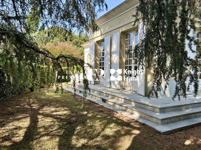 Image No.1-5 Bed House for sale