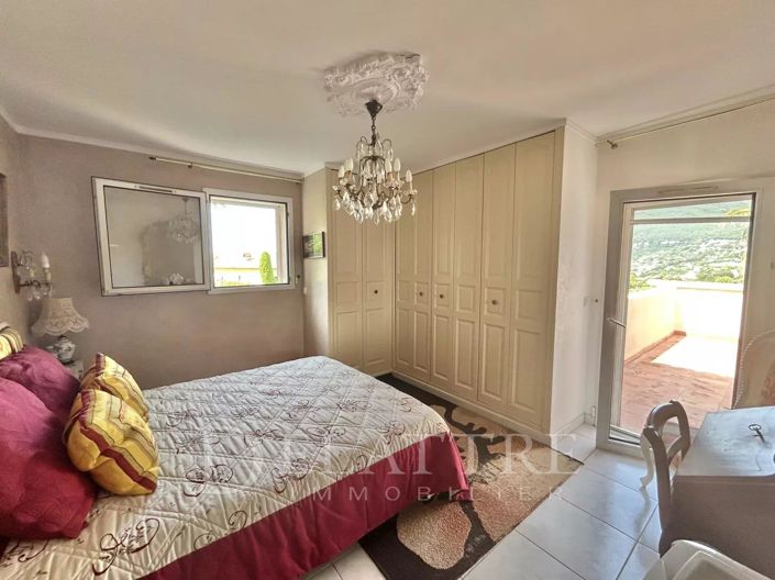 Image No.10-4 Bed House for sale