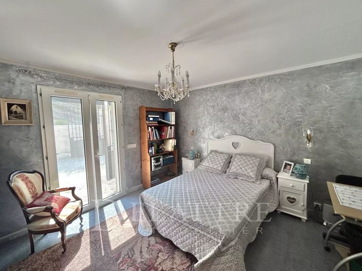 Image No.12-4 Bed House for sale