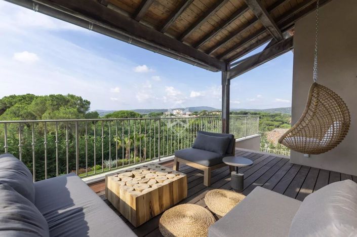 Image No.1-5 Bed House for sale