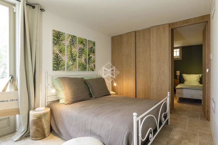 Image No.11-5 Bed House for sale