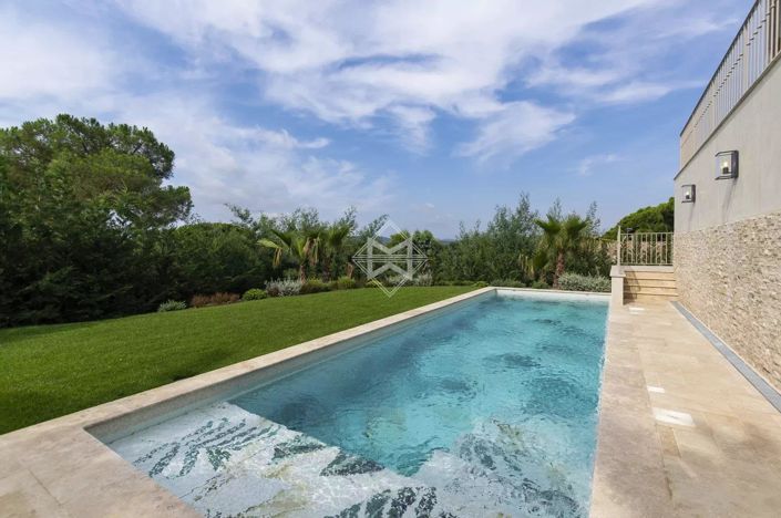 Image No.3-5 Bed House for sale