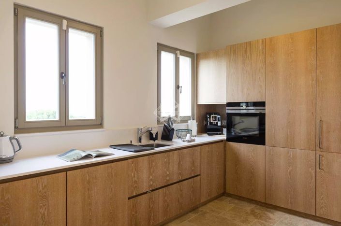 Image No.6-5 Bed House for sale