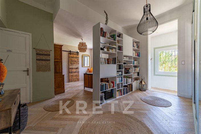 Image No.8-4 Bed House for sale