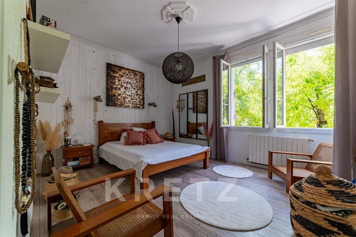 Image No.9-4 Bed House for sale