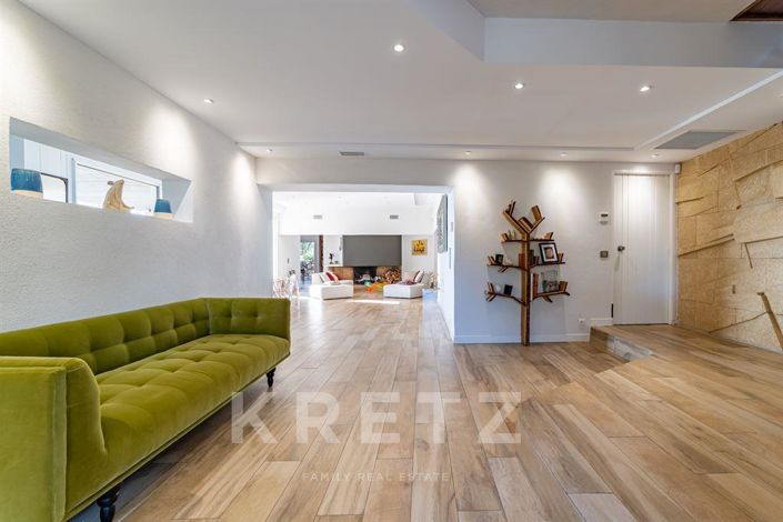 Image No.10-7 Bed House for sale