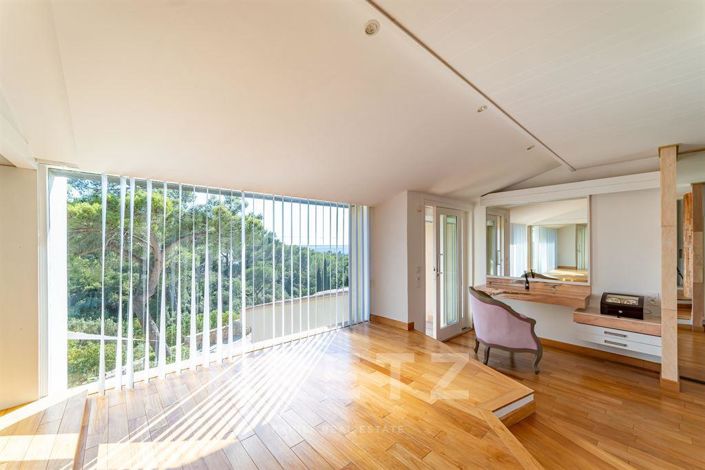 Image No.16-7 Bed House for sale