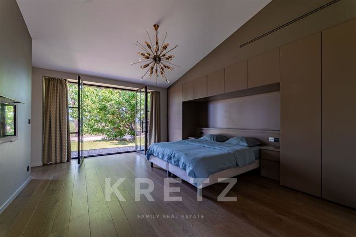 Image No.13-12 Bed House for sale