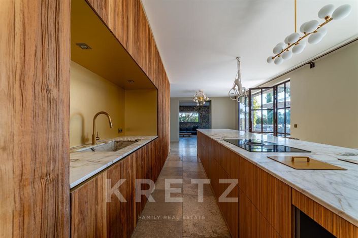 Image No.9-12 Bed House for sale