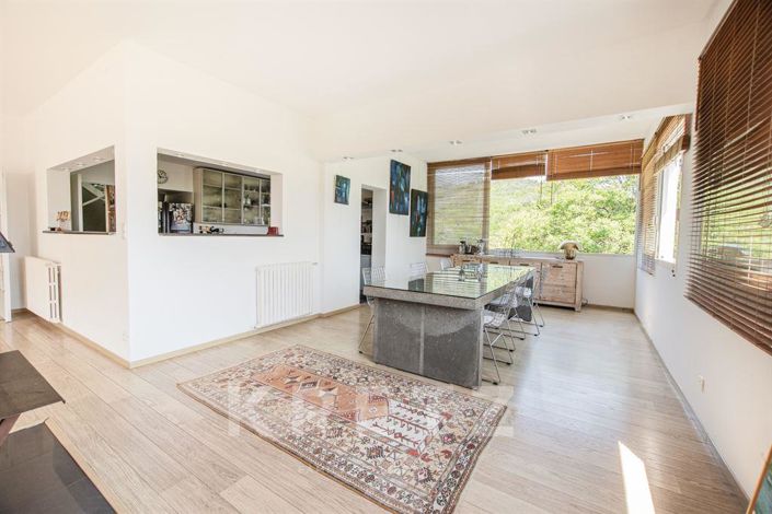 Image No.6-5 Bed House for sale