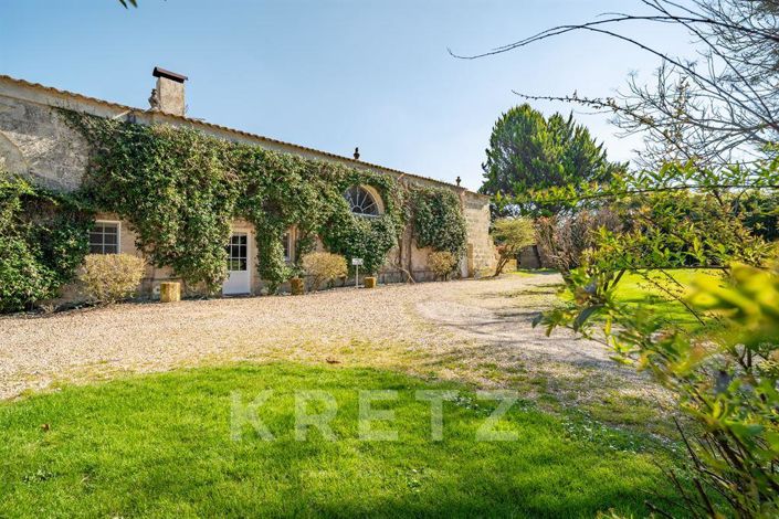 Image No.10-10 Bed Property for sale