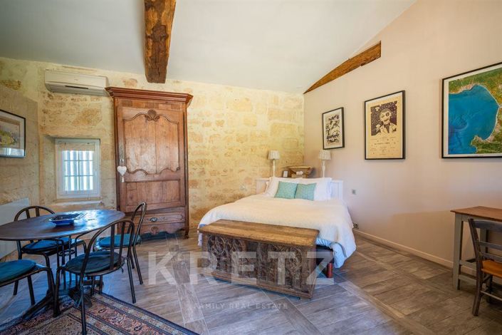 Image No.11-10 Bed Property for sale