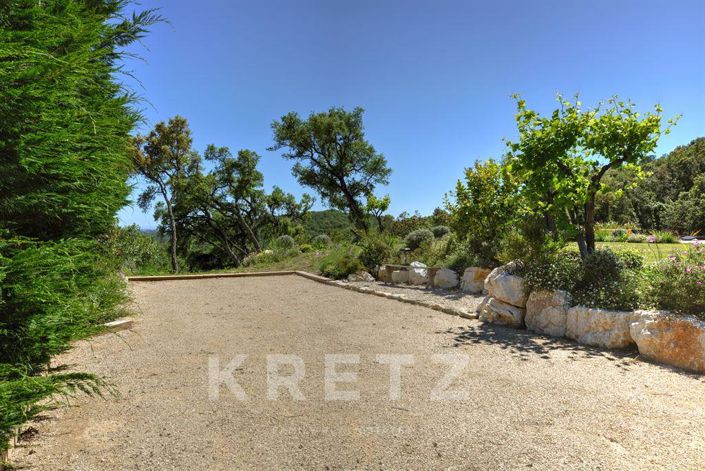 Image No.17-6 Bed House for sale