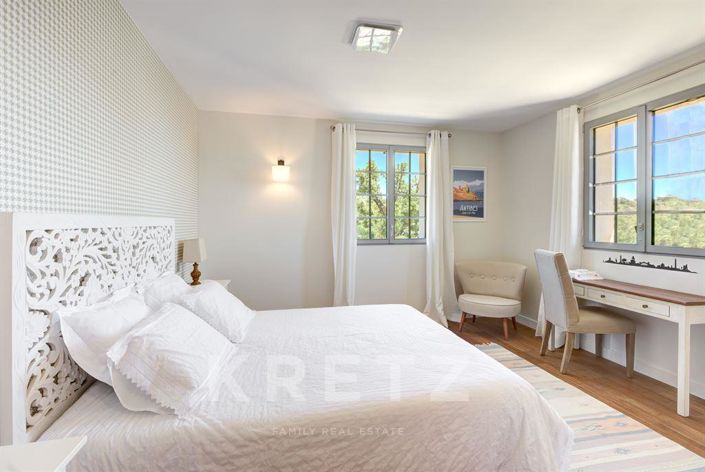 Image No.18-6 Bed House for sale