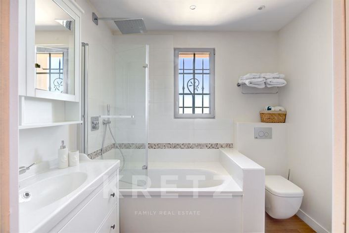 Image No.23-6 Bed House for sale