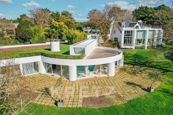 Image No.1-6 Bed House for sale