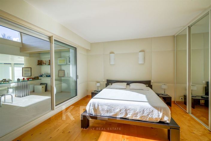 Image No.16-6 Bed House for sale