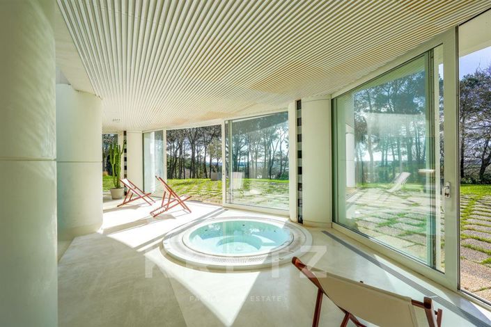 Image No.6-6 Bed House for sale