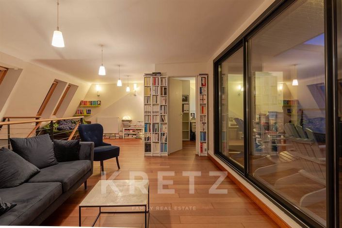 Image No.18-5 Bed Property for sale