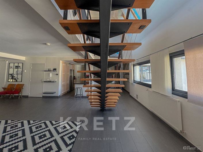 Image No.5-5 Bed Property for sale