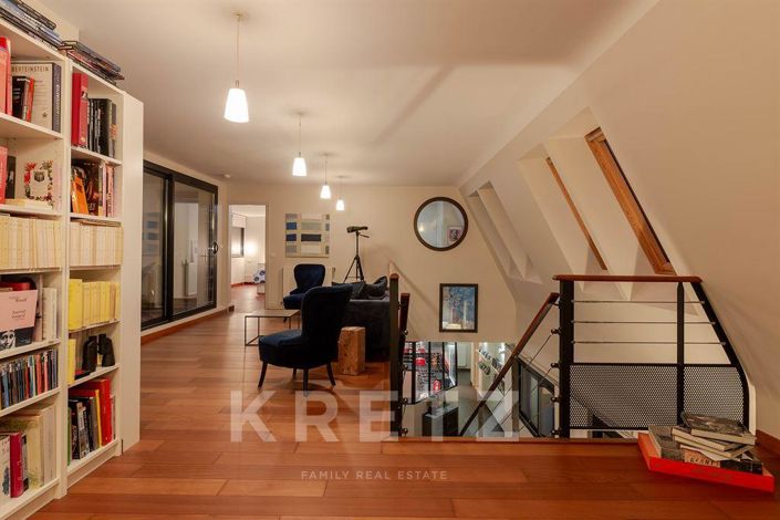 Image No.7-5 Bed Property for sale