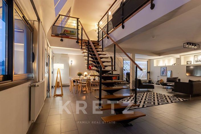 Image No.8-5 Bed Property for sale