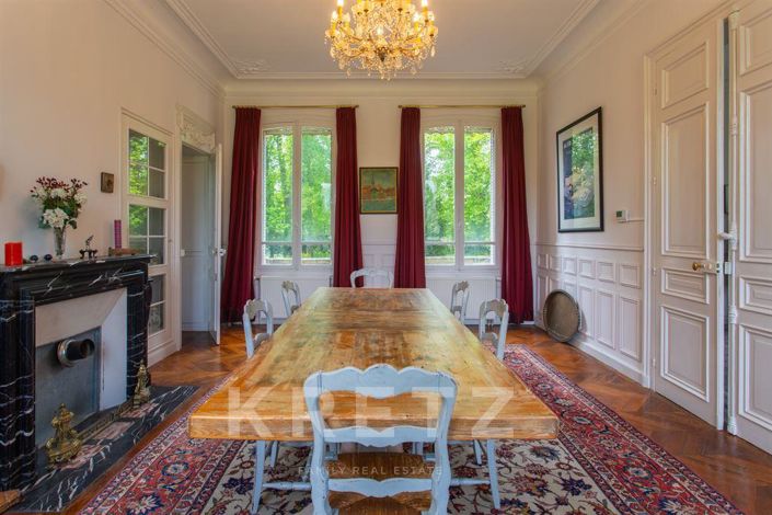 Image No.3-9 Bed Property for sale