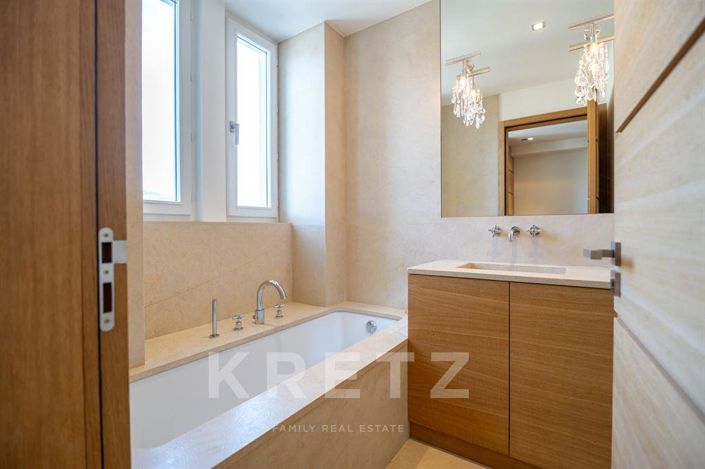 Image No.10-3 Bed Apartment for sale