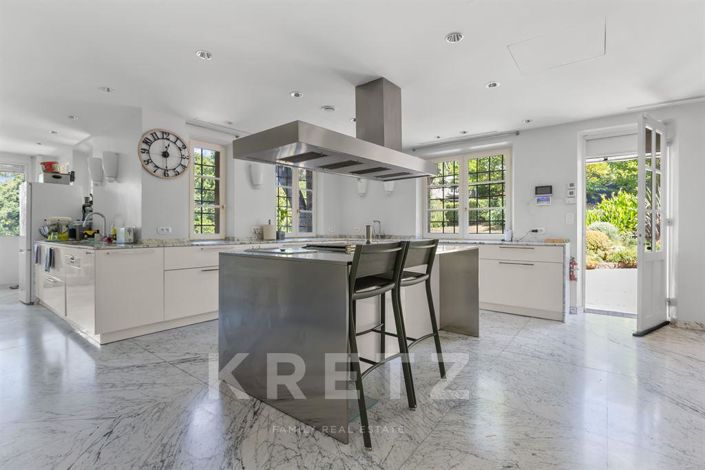 Image No.17-Propriété de 15 chambres à vendre à Mougins