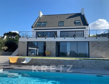 1 - Carantec, Property