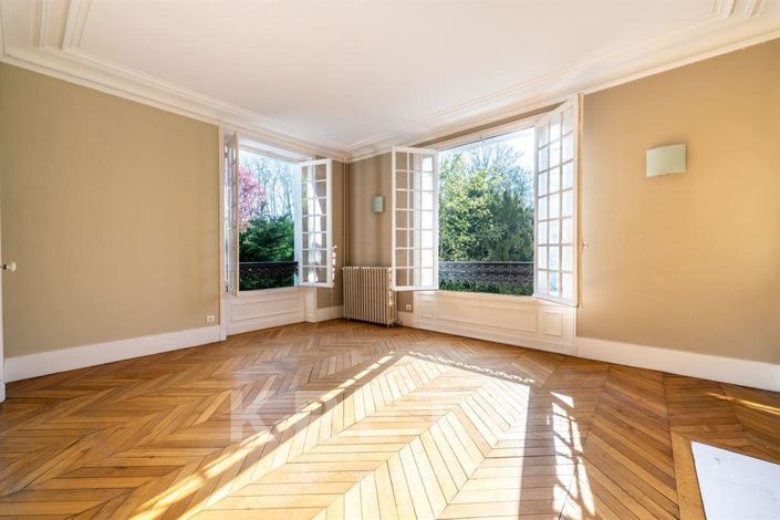 Image No.16-7 Bed House for sale