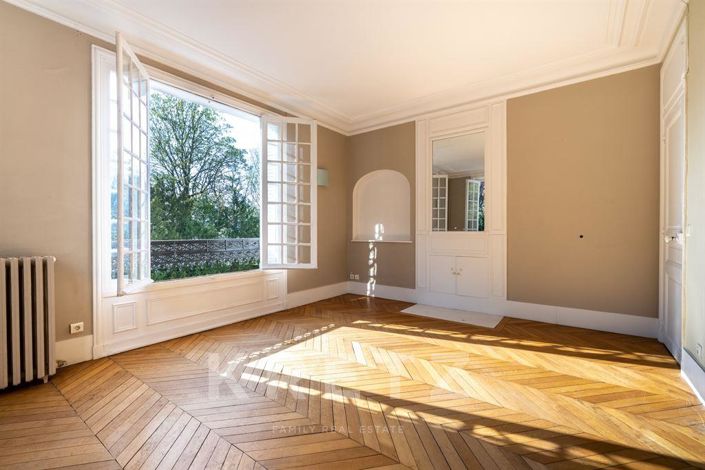 Image No.17-7 Bed House for sale