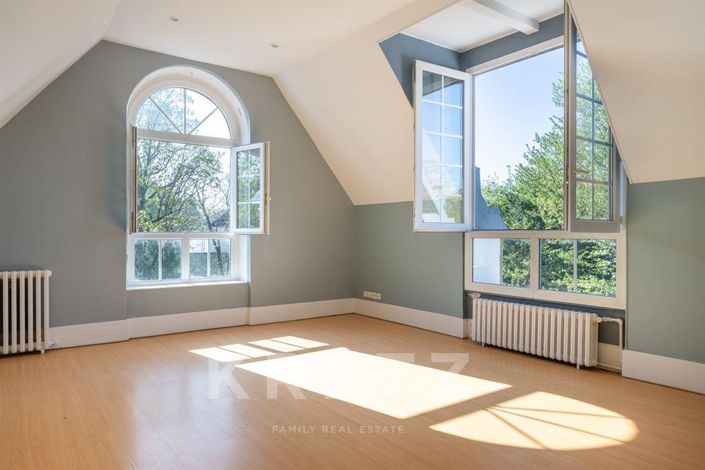 Image No.18-7 Bed House for sale