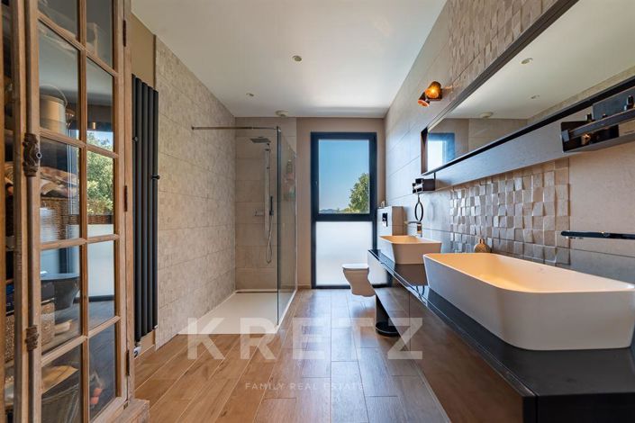 Image No.14-6 Bed House for sale