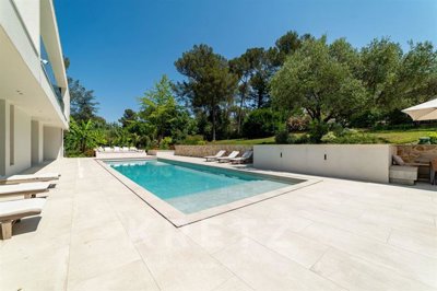 8 Bed House for sale