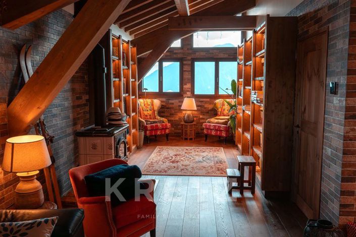 Image No.12-8 Bed House for sale