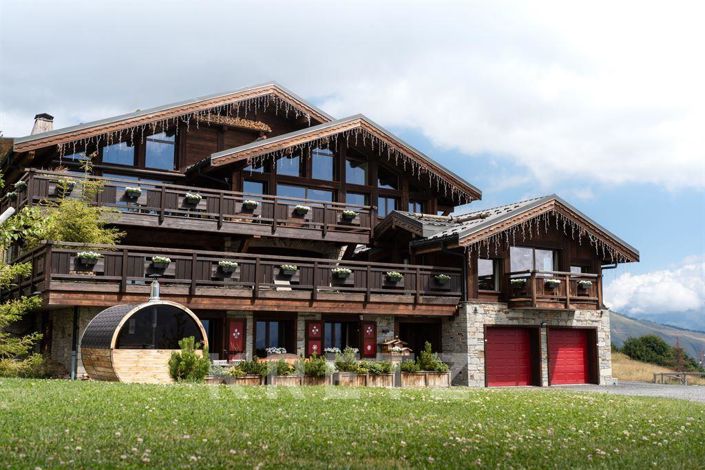 Image No.3-8 Bed House for sale