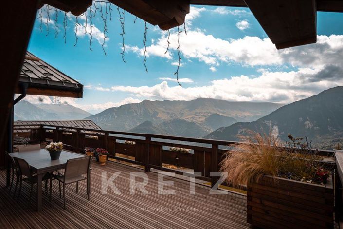 Image No.4-8 Bed House for sale