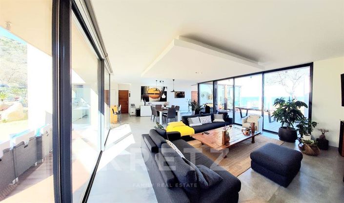 Image No.17-4 Bed House for sale