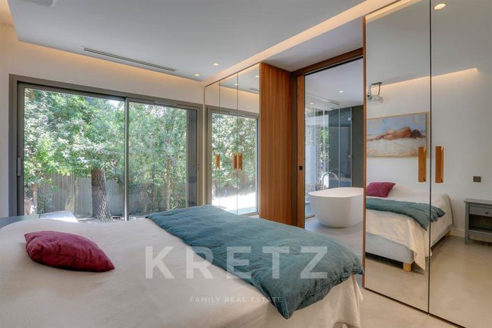 Image No.17-7 Bed House for sale