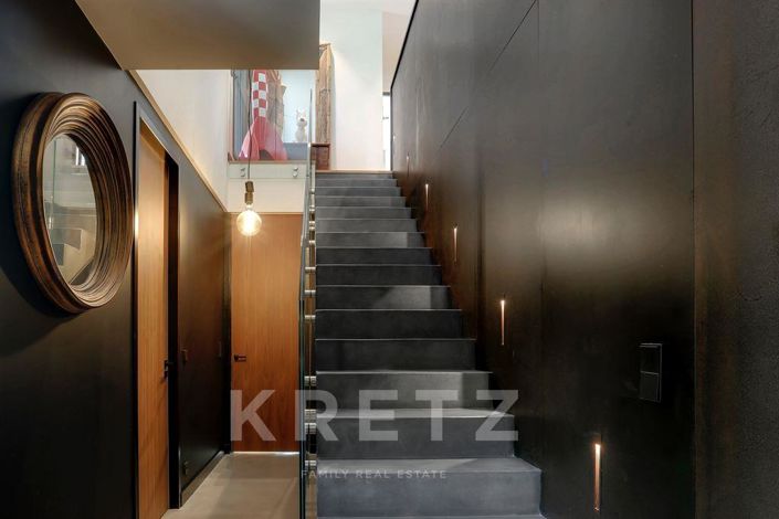 Image No.18-7 Bed House for sale