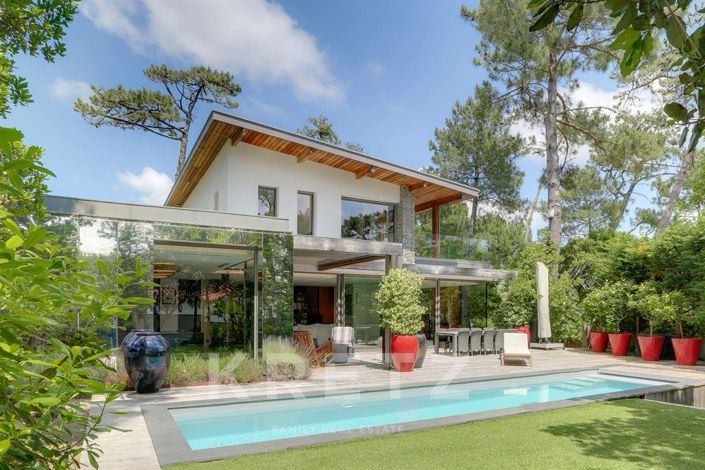 Image No.2-7 Bed House for sale